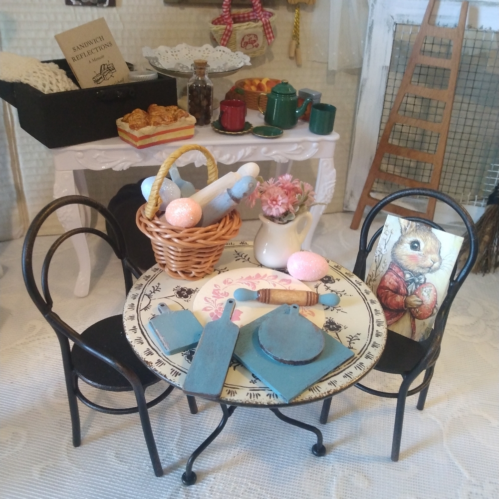 Miniature Kitchen Set